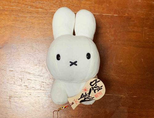 おみやげに おしゃもじ もらったよー
これで ごはんを よそってあげるね