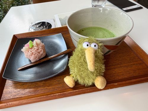 美味しい和菓子とお抹茶を頂いたういん。
落ち着くね〜(^｡^;)ﾎｯｳｲﾝ