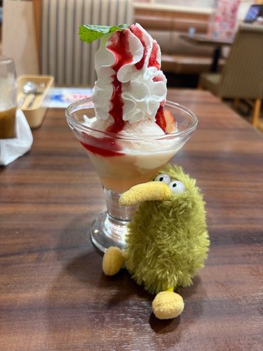 お茶もしました。パフェも食べたういん