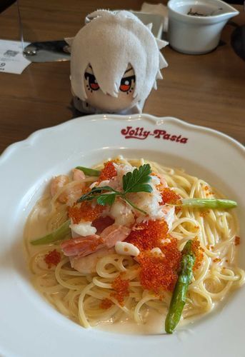 カニクリームパスタ！自分2ヶ月ぐらい冷製カッペリーニ食べてきたので久しぶりに温かいパスタ食べました〜✨️