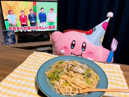 もぐ〜
(レタスとかなんか色々入れたパスタ)