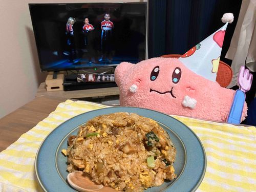 もぐ〜
(盛り盛りチャーシュー炒飯)