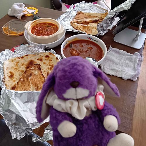 カレーパーティーだよ
ナンたべたかったんだ
