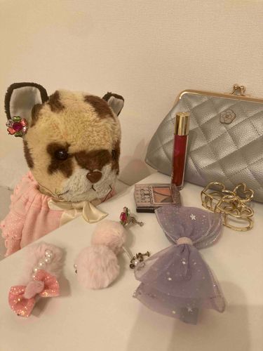 結婚式にお呼ばれしてるんだー♡オシャレしなきゃね♪