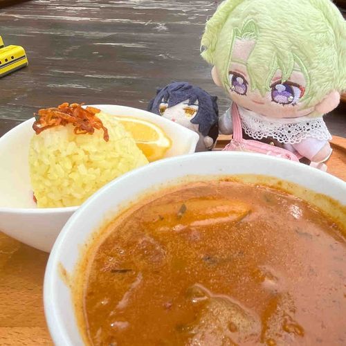 ライスにレモン絞ってから食べるっていうこだわり🍋
このカレーめちゃくちゃ美味しかった✨
