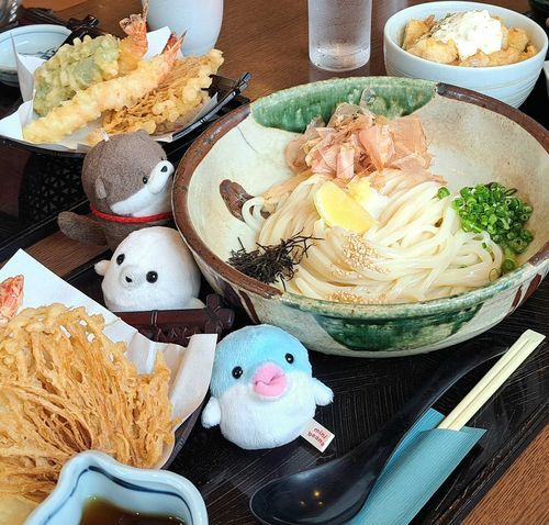 なにから たべよ