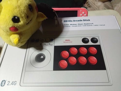 主のやつの趣味のアケコンが届いたぜ。