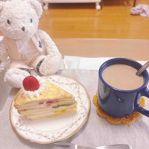 うちのちかくにはケーキやさんがあるから、わくわくするんだ！
ごしゅじん、食べすぎないでね…