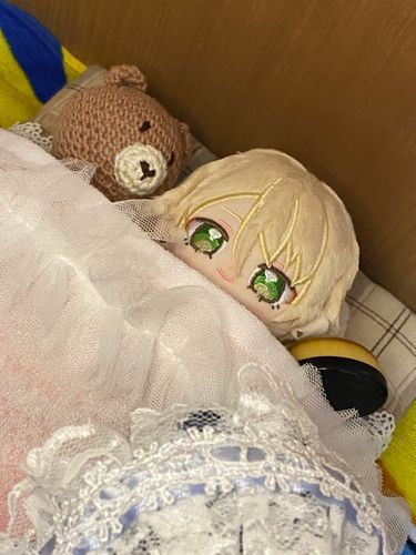こんばんは！新米プロデューサーくま太郎ままとあいらちゃんです！

今日、ままはお出かけ先で新しいいつぬいちゃんをお迎えしようかガチで3時間くらい悩み結局お迎えは止めました😭
しかし、家に帰ってから後悔。あいらちゃんと新しい子に相談して月曜日までに居たらお迎えします！！♡💪( ´˘`💪)
お出かけ出来るとワクワクしているあいらちゃんは今日寝れるのかしら？🤣

ちなみにあいらちゃんが持っているのは話題になっていたメイクブラシです😂