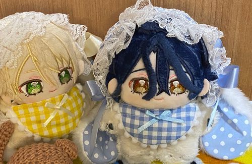 こんばんは！新米プロデューサーくま太郎ままとあいらちゃんとチトセさんです(*’ω’ﾉﾉﾞ☆ﾊﾟﾁﾊﾟﾁ
チトセさんやっとお披露目します！
まだまだ勉強しなくてはいけませんが、いつまでも後ろ姿だけでは可哀想なので😭💦

チトセさんはあいらちゃんと同じお店で中古でお迎えしました😌✨
あいらちゃんと同じ時にお迎えしましたが少しチトセさんの事を知りたかったのでお披露目は待っていて貰いました！
これからあいらちゃんと一緒に出てくると思いますのでよろしくお願いいたします🥹💕
