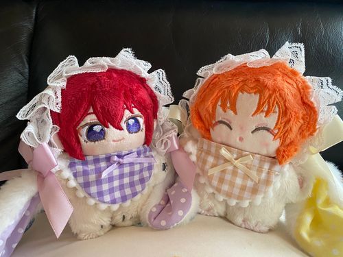 こんばんは、新米プロデューサーくま太郎ままとつかさくんとレオくんです🌙*ﾟ
くま太郎家のいつぬいちゃんは基本ヘッドドレスとスタイを付けて貰いますが、この2つ在庫無さすぎ！😭
特にピンク色と水色が無く困ってます🤣
レオくんはスタイは緑にしたい予定ですけどこのままでも可愛いなーって思い出す私🙄

また在庫復活したら変わる…かも？