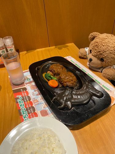 🧸「こんにちはー！くま太郎なの🧸
きょうは4かげつぶりにさわやかへ！🤤💕
おみせがいてんしてリニューアルしてから4かげつ、なつやすみがあったりしてなかなかいけなかったけどついに！🥹💕

おいしかったの😭やっぱりさわやかのバンバーグはおいしい…。
ぼくもハンバーグのかおりでつつまれましたとさ(´>ω∂`)」