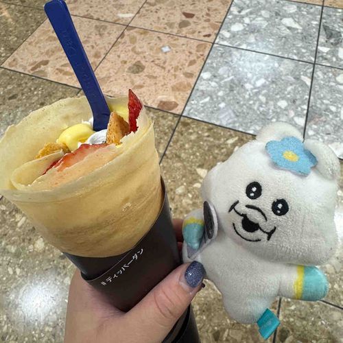 クレープ屋さんの前通ったらお安かったので買ったちゃむよ〜🫶🫶
久々のクレープは美味しかったちゃむ🫶🫶🫶🫶