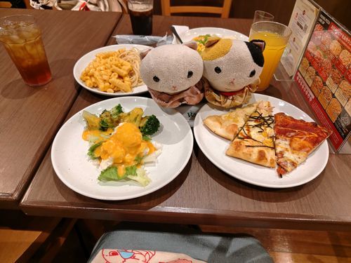 今日のお昼ご飯はシェーキーズ