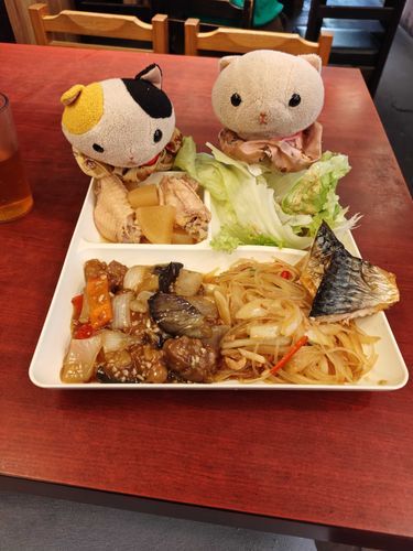 今日のお昼ご飯
お魚もあるニャン🐱