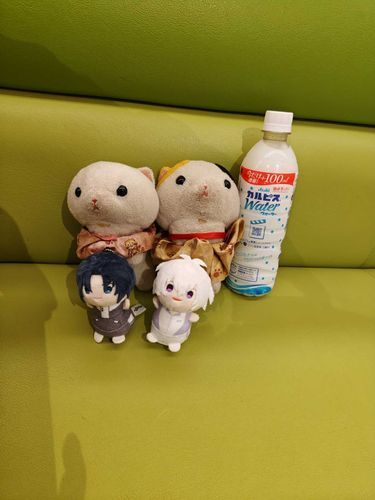 病院待合室にてお茶
デビューした一織と壮五