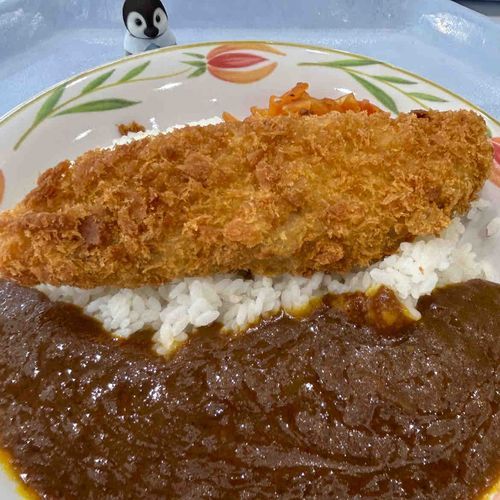 おっきいカツカレー🍛
これマグロさんのカツなんだって🐟