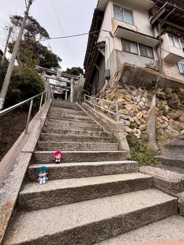 凛｢ハルと真琴の家の近くに来たぜ｣
郁弥｢真琴はいつもここでハルを待ってたんだって｣