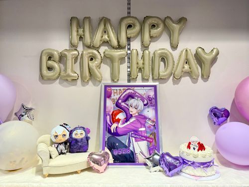 壮五｢何日過ぎても自分の誕生日を祝ってくれるのは嬉しいです☺️｣
ワルそう｢ｿ〜〜💜☺️｣




誕生日当日にお祝い出来なかったのですがカフェにてお祝いさせていただきました！おめでとう〜🎊🎊