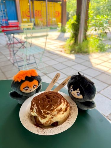 ティラミスバウムめちゃくちゃ美味しくて烏たちにほとんど食べられてしまいました😭(写真は食べる前の)