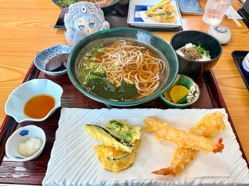 モンがく｢お！今年は温かい蕎麦か！出汁が効いてて体に染み渡るな🥢｣