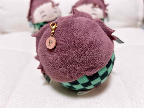 おれのうしろすがたが ぷにっとしてるので「ぷにじろ」ってあいしょうをつけてもらいました

あいしょうっていいなぁとおもいました
なんだかとくべつなきがします！

ほかのおうちのおれたちも たくさんすてきなあいしょうでよばれてますね
あいじょういっぱいですてきですよね