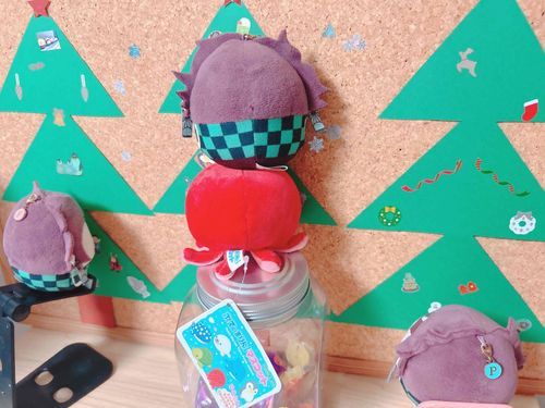 だんだんツリーがかんせいにちかづいてきました

すきなものたくさんはって せかいでひとつだけのとくべつなツリーです！

あしたはなにをはろうかなぁ
おいしいものにしようかな？
どうぶつさんにしようかな？