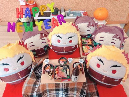 あけまして おめでとうございます！

さくねんちゅうは たいへんおせわになりました！
すてきないちねんがすごせました

ことしもたくさんおでかけして たくさんのおともだちにあいにいきたいです！

おいしいたべものも おなかいっぱいにしたいです！
しらないたべものもたくさんあるので ことしはいろいろちょうせんしたいです！