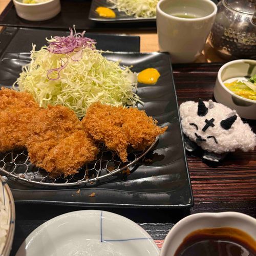 トンカツとンゴ(ﾟOﾟ)💭