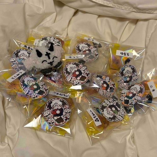 早めのバレンタイン用意(◝‿◜)🍫.*･♡°
ラブを込めてンゴちゃんシール入り…♥️