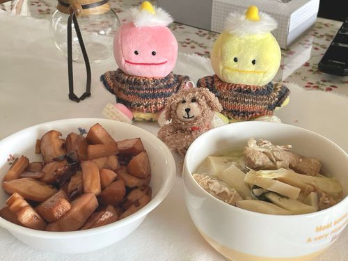 くまたろです🐶たけのこがにょきにょき出てきて、もりもり食べるよー🎋