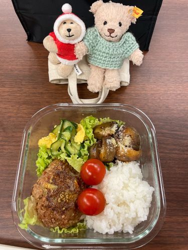 くますけは衣替えしたよー‼️なすのケチャップ和えがおいしかったんだ😋