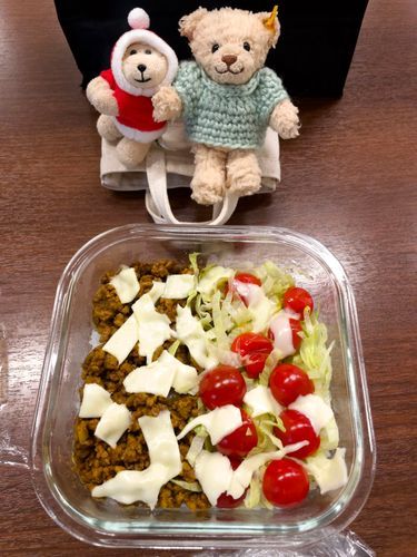 タコライス弁当だよー。チーズはあんまり溶けてない😂
