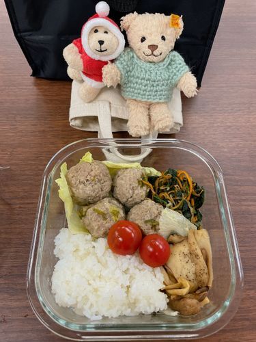 このあと弁当箱落として割っちゃったんだ……😭ダイソーの300円のガラス容器、お世話になりました、今までありがとう😭
