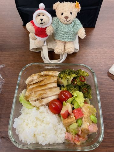 鶏むね肉がしっとりやわらかでおいしかったー😍