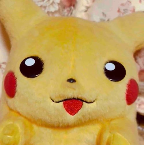 アラサーピカチュウさんと
ゆかいななかまたちのおもいで

ピカチュウさんはおしゃべりがとくいだよ

ポケモンたちやたくさんのぬいちゃんとなかよくくらしているよ

（うさぎつねちゃんと同じおうちにいます🐰🦊）
トレーナー：みーちゃん