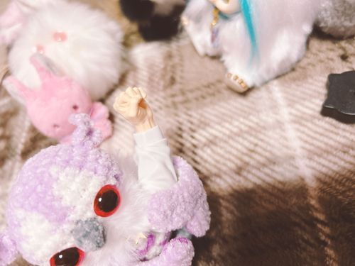 ポラリスちゃんが がまんできずに
おにいさんのおてて もってっちゃって すこし おおさわぎ