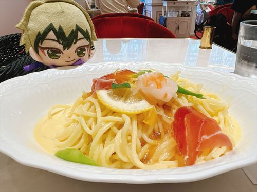 ぬしの おひるめし ぱすただよ
しょせい の おにいさん ここは はじめてかい？ふふん
うさぎつねちゃんは せんぱいなのだ！