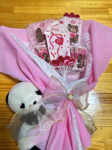 双子の兄のぱんだから、すこーし遅いバレンタインもらったの❤️
花束みたいになっててかわいい💐