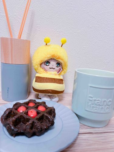 マスターがぼくをおいてオーカサまであそびにいったらしい。
おやつでごきげんとりしようったってそうはいかないからな。