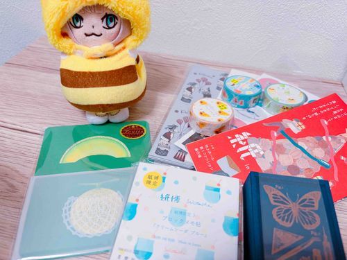 かみやスタンプ、ぶんぼうぐのソクバイカイにいってきたよ。
このメロンのおてがみセットなんてとてもすてきだろう？