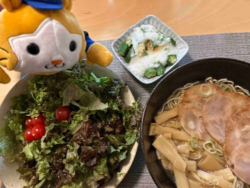 今夜はラーメンと聞きつつけやってきちゃいました🐹
いい匂い〜🍜