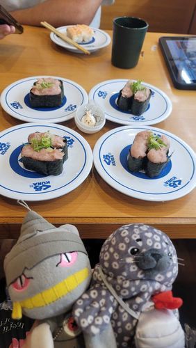 欲しかったんだって、トレーナーも ちいかわコラボ！