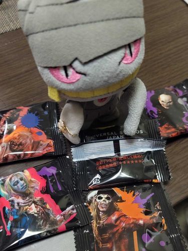 ハロウィンだからゾンビせんべい食べてるけど げ、激辛…
とっても辛かッタ！今ならかえんほうしゃできそう🔥