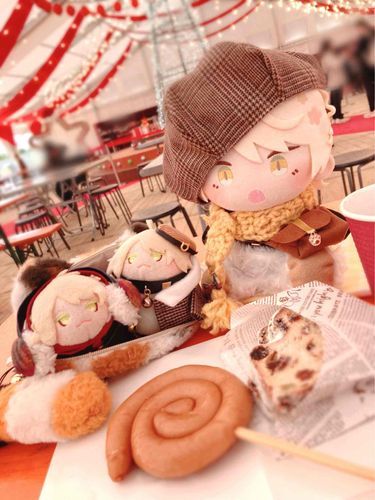 昨日はクリスマスマーケットに行ったにゃ🐱✨美味いもんがいっぱだったにゃ〜〜〜！