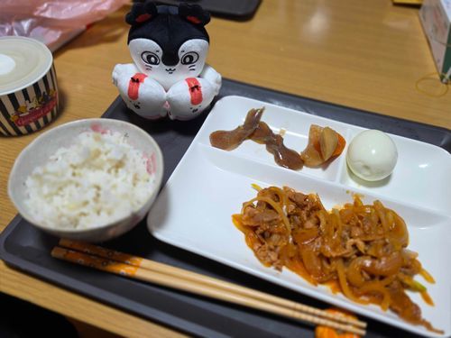 こってりなたべものちょうだいッ！！！！