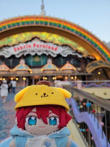 ぽむぽむぷりん
おねーさんの かちゅーしゃと おそろい！！