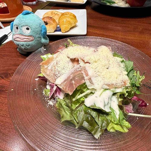 みんなで来れて うれシーザーサラダ。