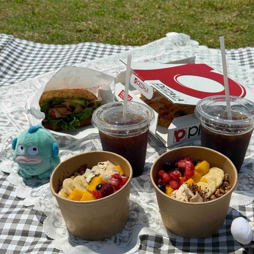 ピクニック日和だね☀️
たくさん日を浴びて光合成しよう。