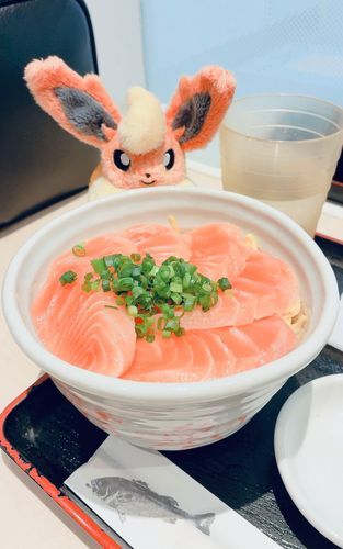 サーモン！サーモン！
臼田とそっくりなオレンジ色
